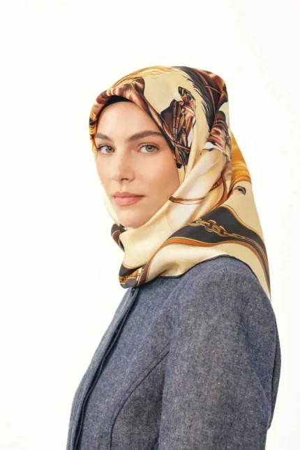 Atlar Desen / Krem Eşarp 4